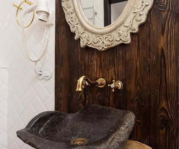 Comfortable Bunker Self Check-in 24 7