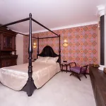 Comfortable Bunker Self Check-in 24 7