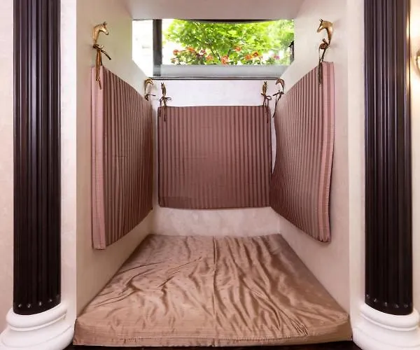 Comfortable Bunker Self Check-in 24 7 Apartman